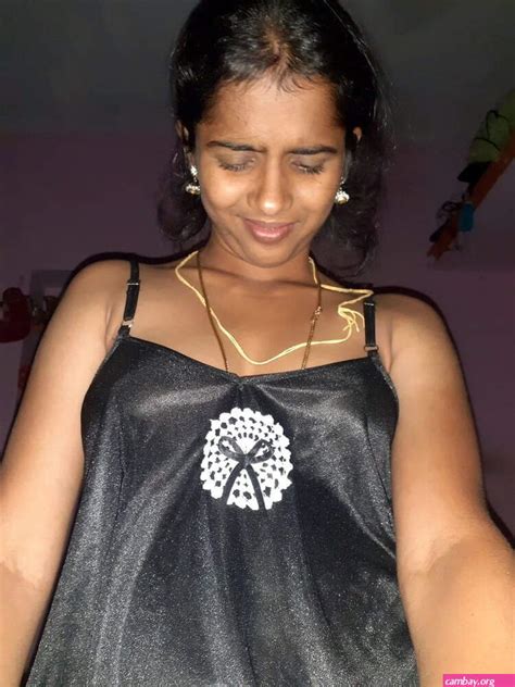 Indian girl enjoys playing with her husband. . Tamil nude